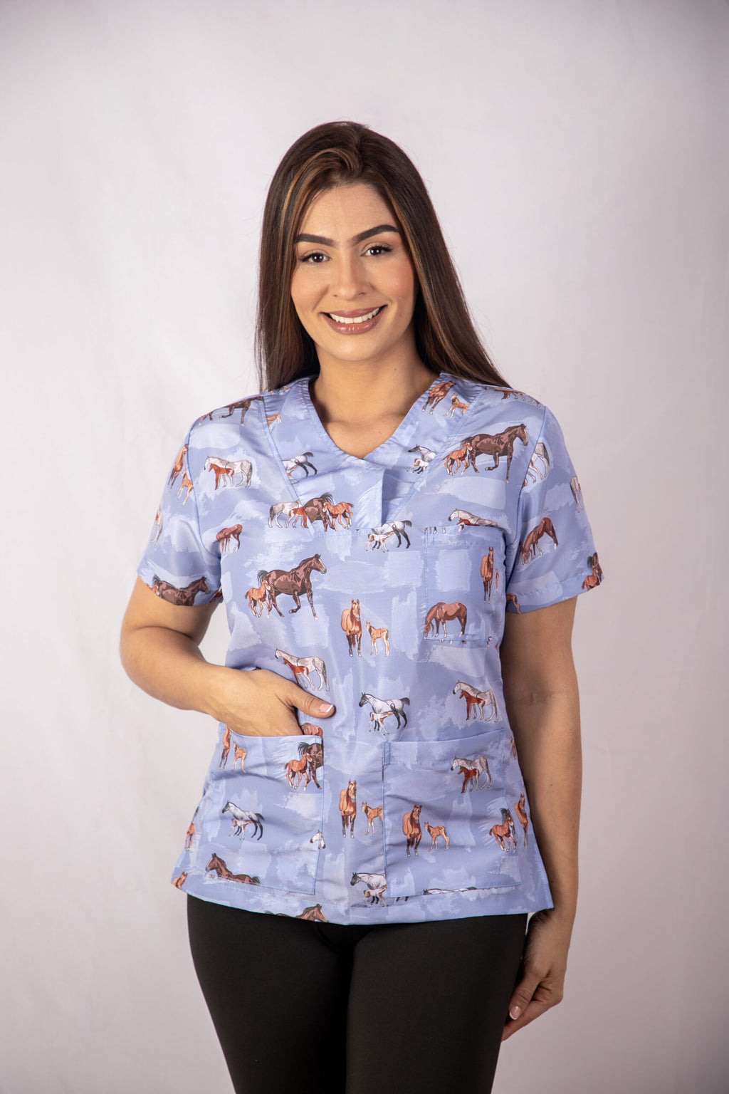 BATA CLÍNICA DE CABALLOS ESTAMPADOS